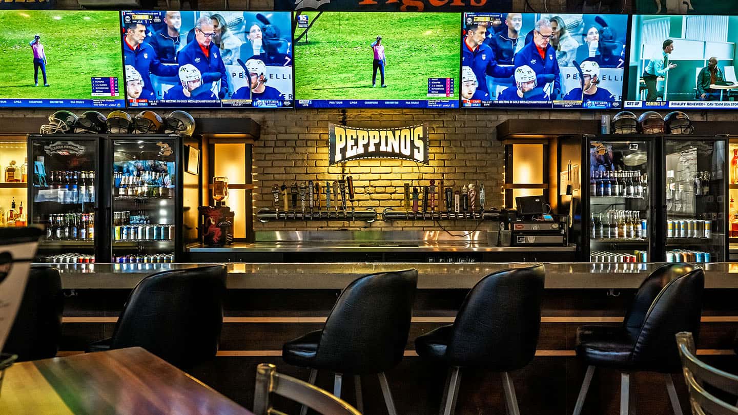 Best Grand Rapids Bars Min