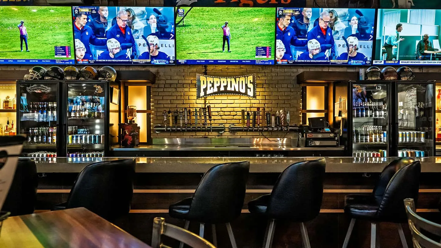 Best Grand Rapids Bars Min