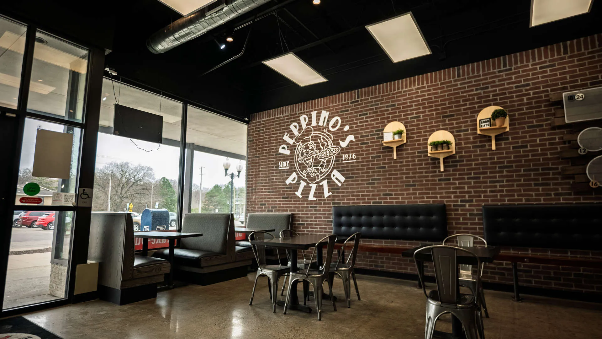 Pizzeria And Takeout In East Lansing Mi 5