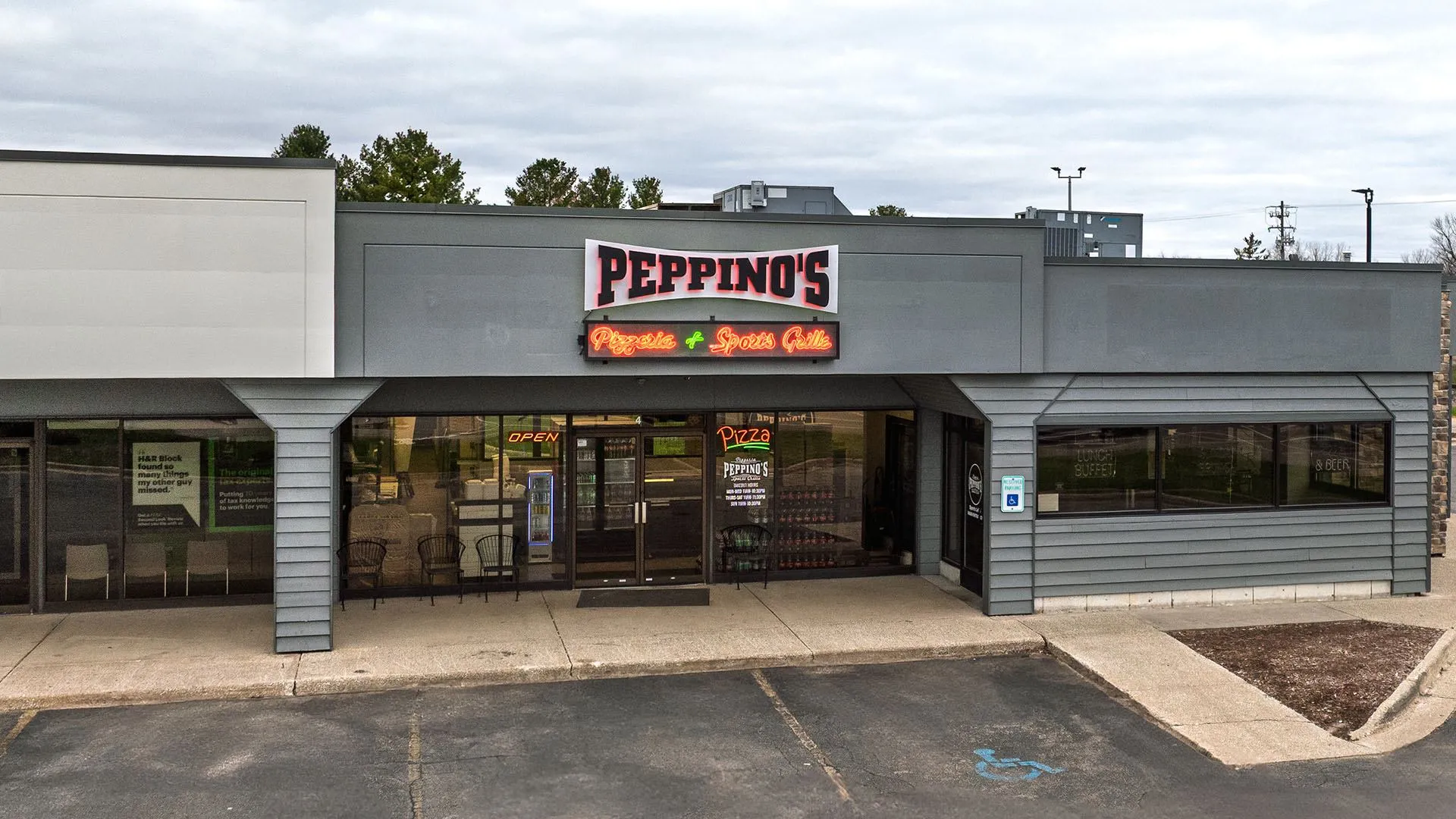 Sports Bar And Grille In Jenison Mi 7