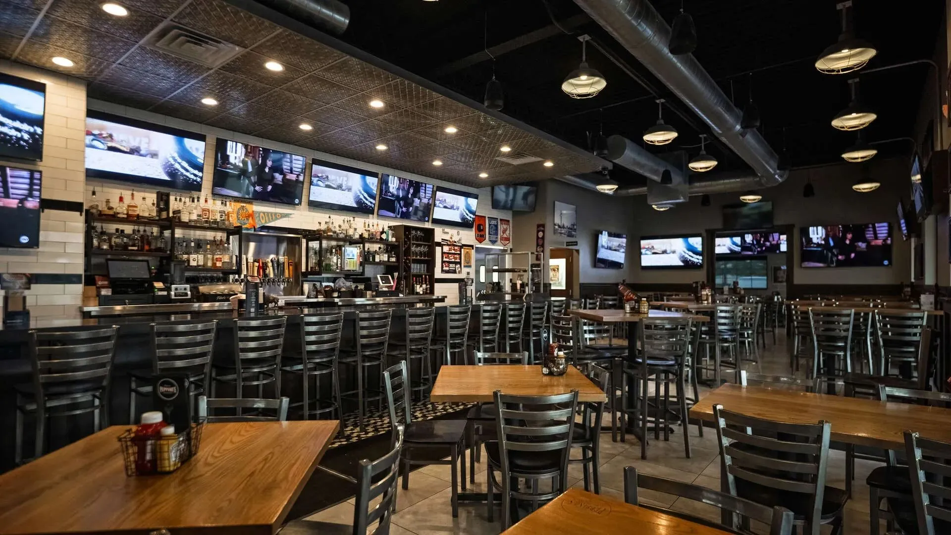 Sports Bar And Grille In Jenison Mi 8